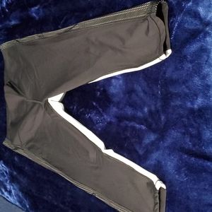 Black Yoga Capris